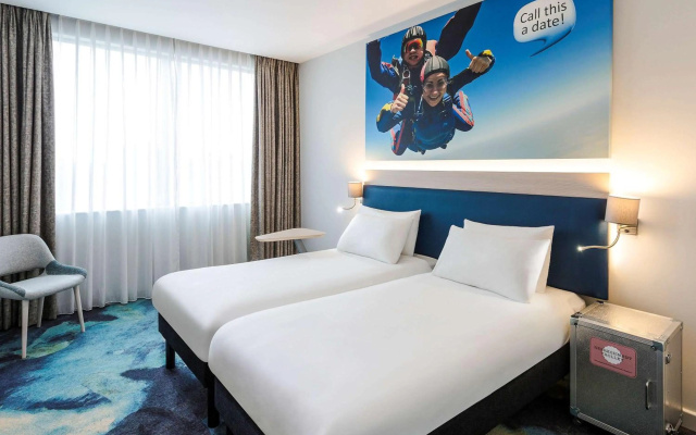 Ibis Styles London Heathrow - Image 4
