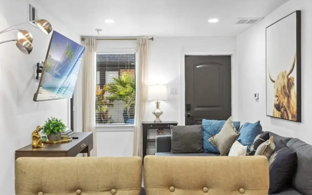 Candidus Prime Location Houston Hotspots Sleep 4