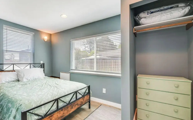 Pet-friendly Moclips Home: Walk to Mocrocks Beach!