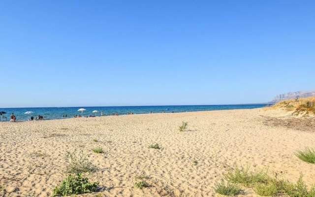 Beautiful Home in Alcamo With Wifi and 3 Bedrooms