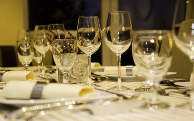 Divá Kačica Restaurant & Pansion