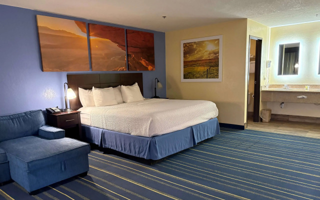 Days Inn by Wyndham Holbrook