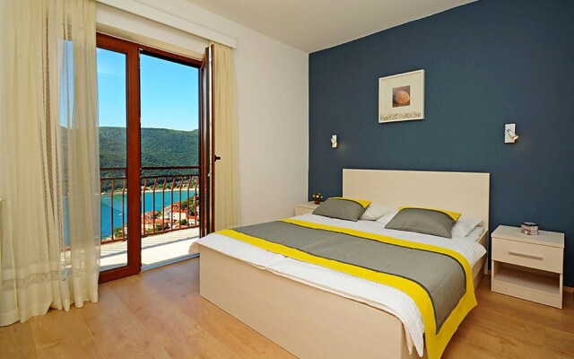 Amazing Apartment in Rabac With Wifi and 2 Bedrooms