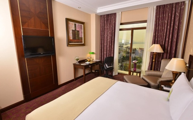 Wellborn Luxury Hotel