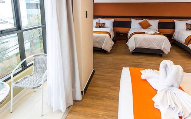 Capac Hotel II