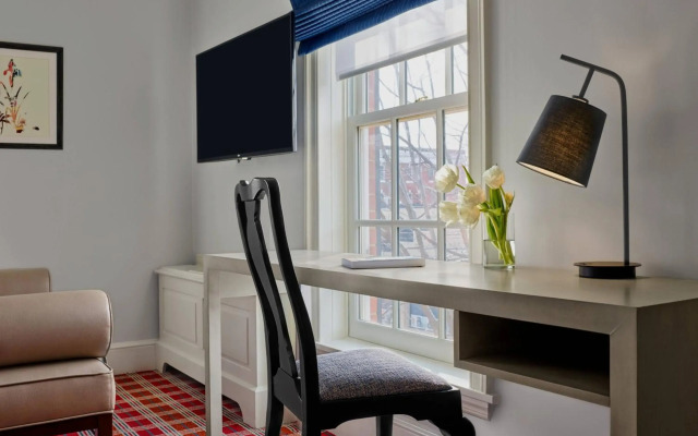 Morrison House Old Town Alexandria, Autograph Collection