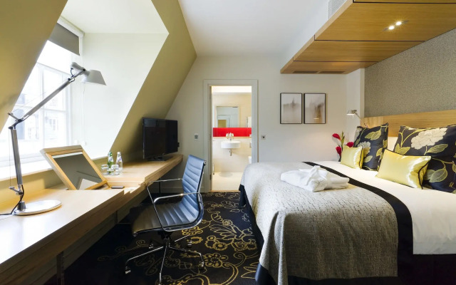 Apex Temple Court Hotel