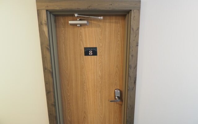 Apex Lodge - 8 Studio Bedroom 1 Bathroom Hotel Room