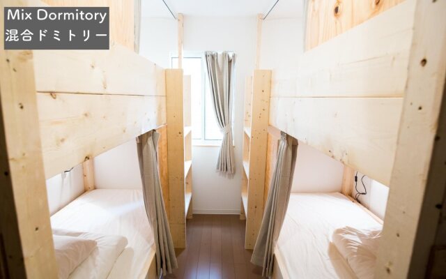 IZA Enoshima Guesthouse&Bar - Hostel