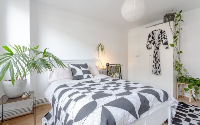 Arty 4 Bedroom Flat Minutes From Old Street