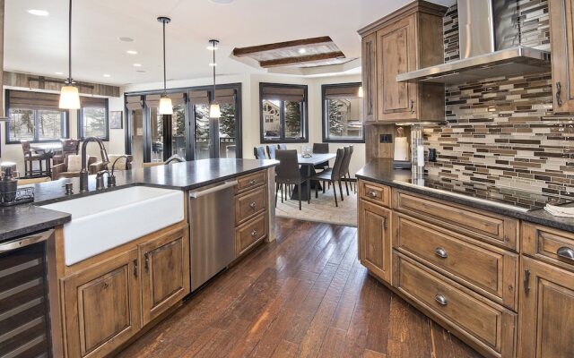 26 Avondale Lane. 3 Bedroom Condo by RedAwning