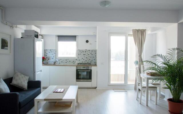 Airport Residence - Across from Otopeni Airport