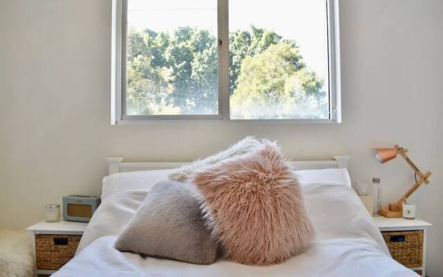 Bright and Open 2 Bedroom Bondi Flat
