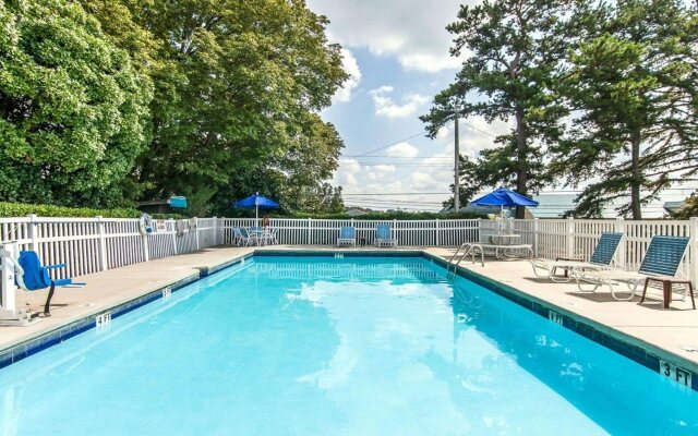 Econo Lodge Cleveland