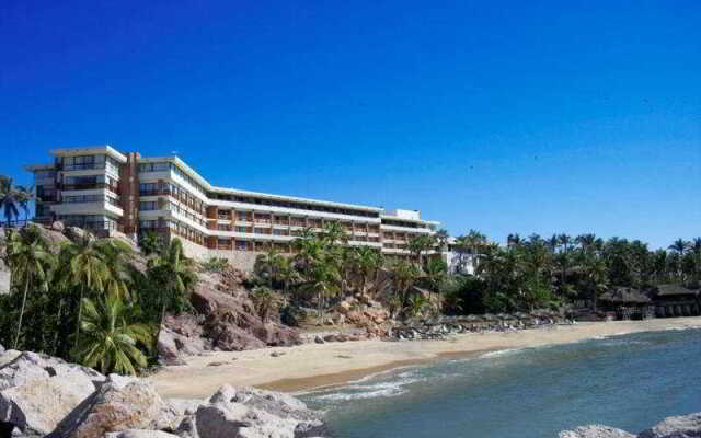 Faro Mazatlan Beach Resort