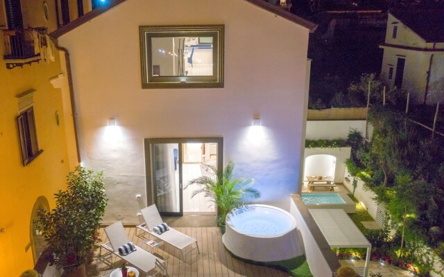 Luxury Villa with Penthouse, Pools and Sea View