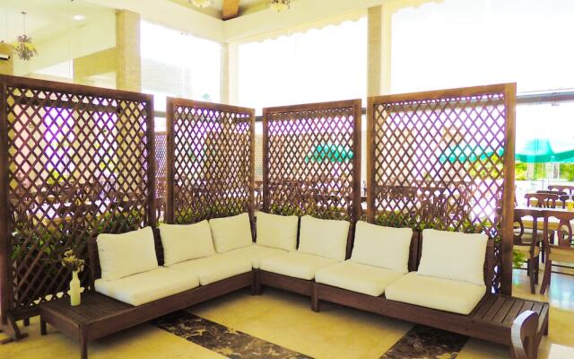 Royal Aqua Luxury Hotel & Spa