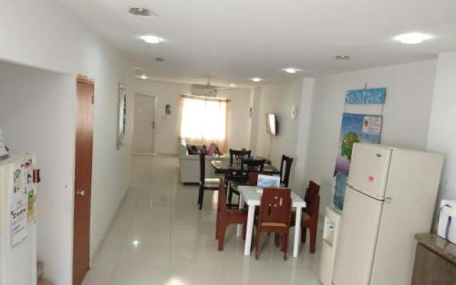 Alcobas a 4 calles de la Playa