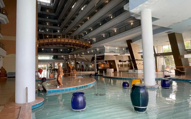 Mantra Crown Towers