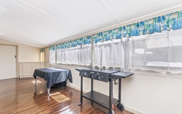 Kepal House - Budget friendly family home