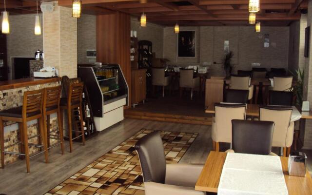 Teos Hotel