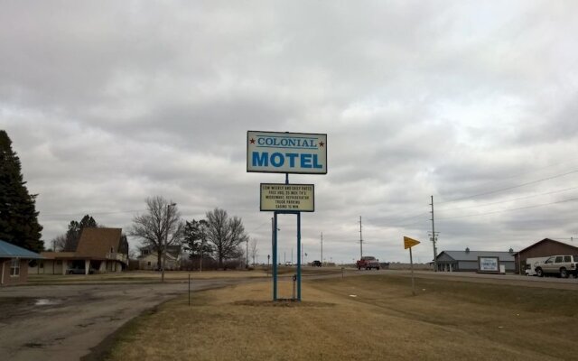 Colonial Motel