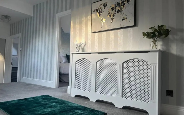 Luxury 3-bed Penthouse Apartment in Bournemouth