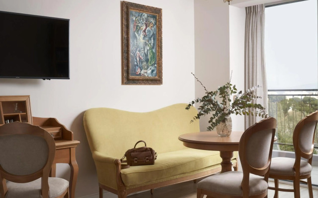 Legacy Gastro Suites