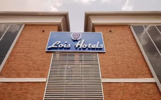 Lois Hotel