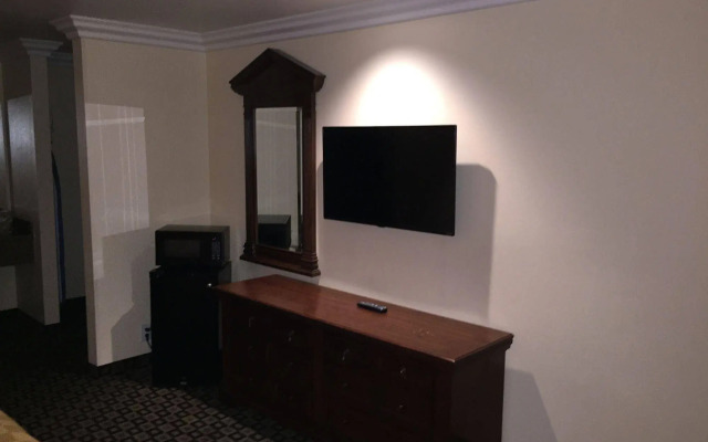 Ontario Inn & Suites