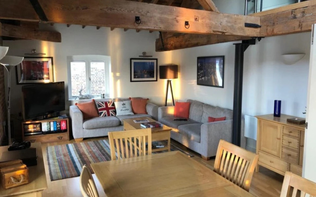 Riverside Penthouse Apartment