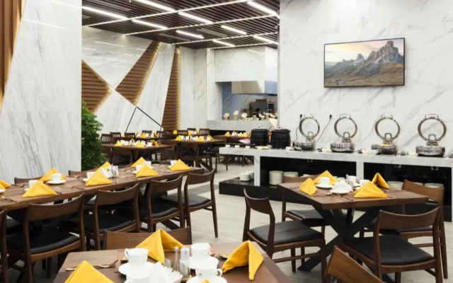Emerald Bay  & Spa Nha Trang