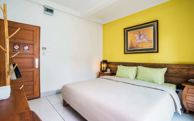 Banthat Thong Hostel