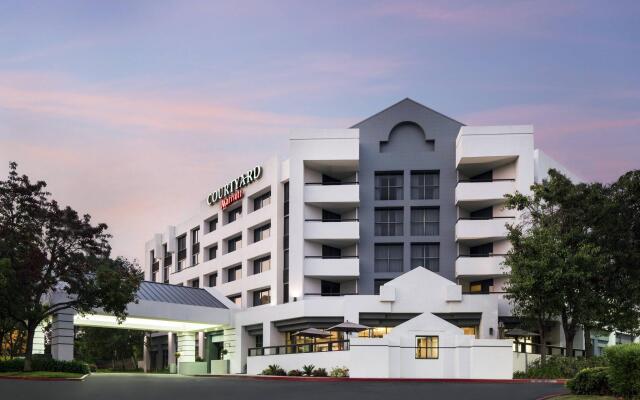 Courtyard by Marriott Richmond/Berkeley