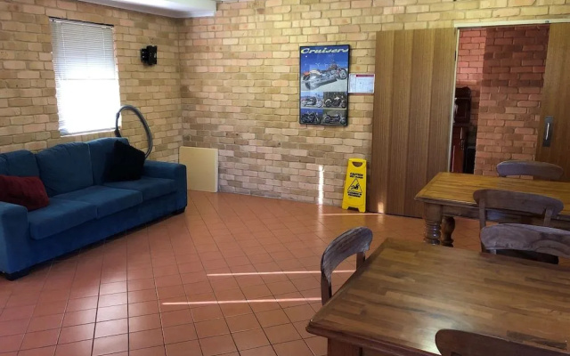 Hanbury Lodge – Lobby – Newcastle