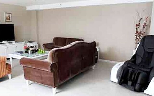 Beau Side Loft Hotel
