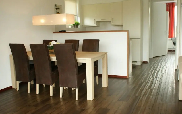 Cozy House with Dishwasher near Small Beach