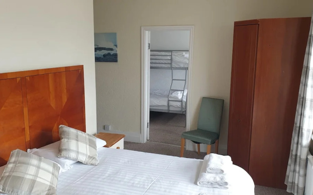 Hotel 242