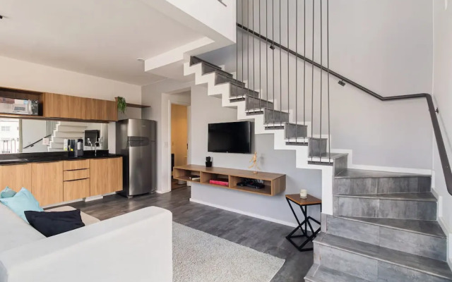 Duplex com piscina e academia