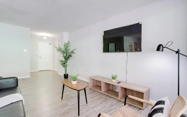 Modern Apartment At Crystal City
