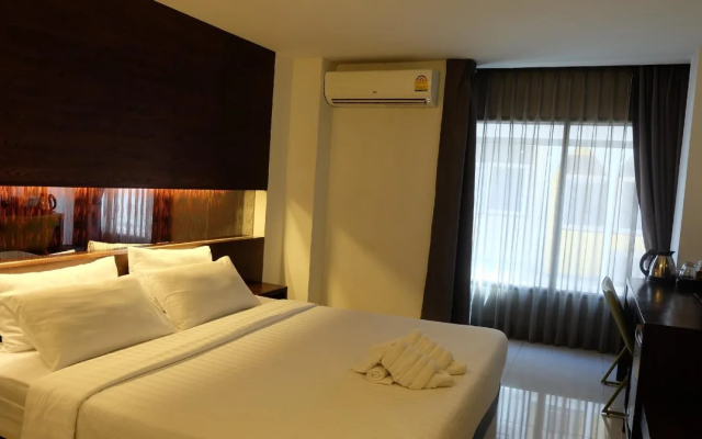Collection O The Bangkok Airport Link Suite