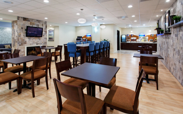 Holiday Inn Express Benicia by IHG