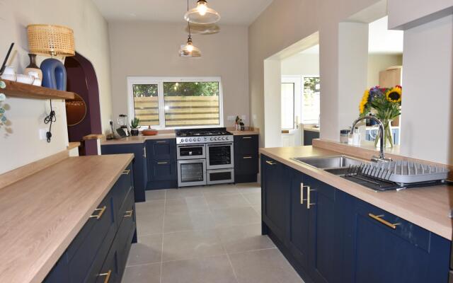 Blenheim House a Seaside Home for 12