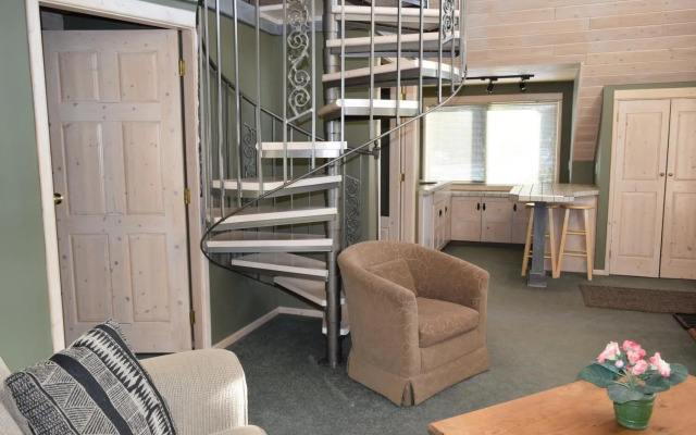 Retreat Wilderness Inn