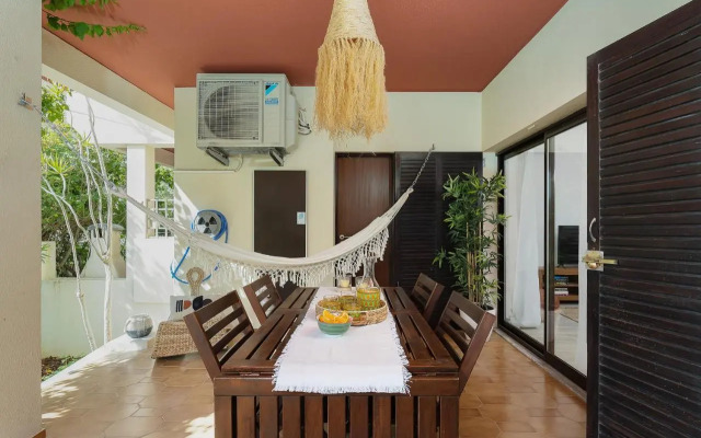 Amazing Beach House with Balcony (Free WI-FI)