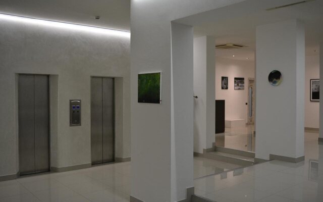 Hotel 38