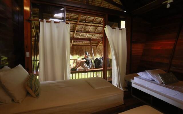 Harana Surf Resort - Hostel