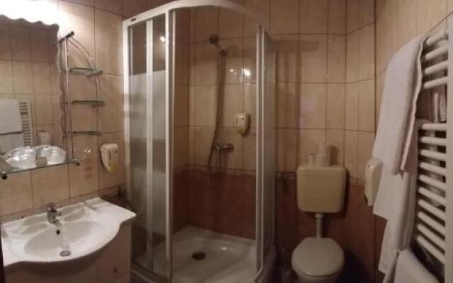 Karádi Hotel