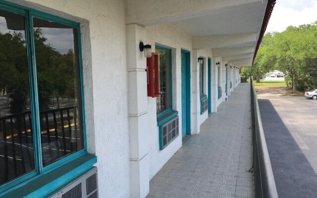 Clearwater Inn