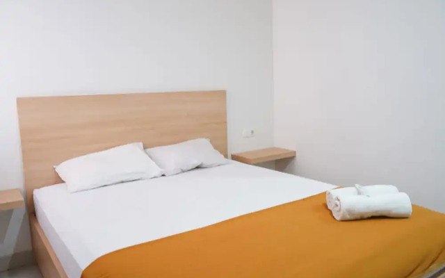 UROOMS Tanah Abang